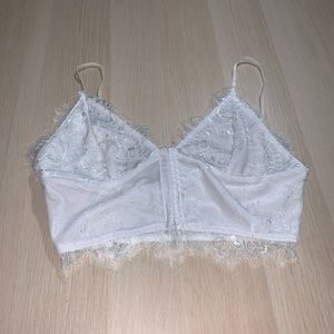 White lace crop top from prettylittlething size 6